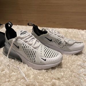 Nike women’s AirMax 270 white and black
